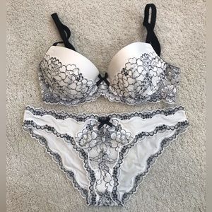 Victoria’s Secret Ivory & Black Lace Bra & Panty Set, NWOT